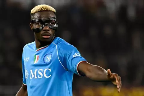 الهلال يطلب الاجتماع مع أوسيمين واللاعب يرفض